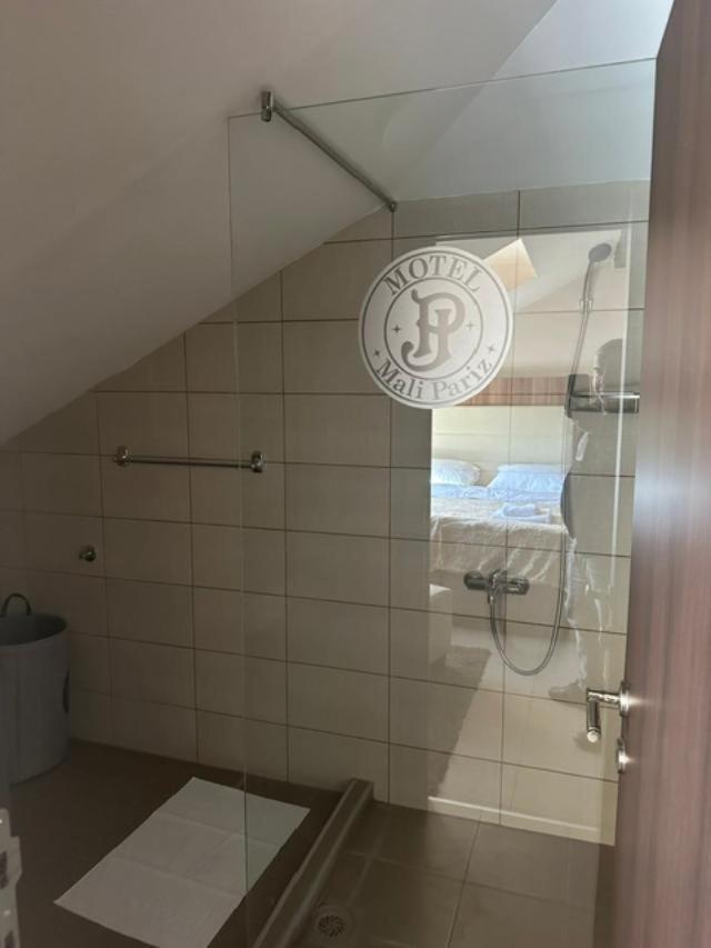 Jp Motel Mali Pariz Bor Bagian luar foto