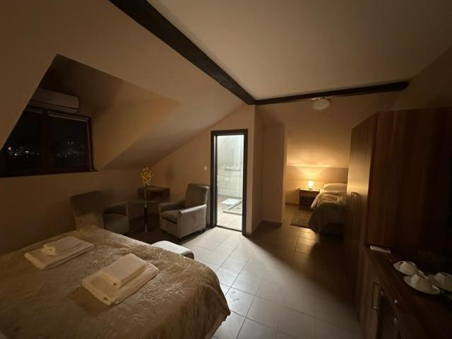 Jp Motel Mali Pariz Bor Bagian luar foto
