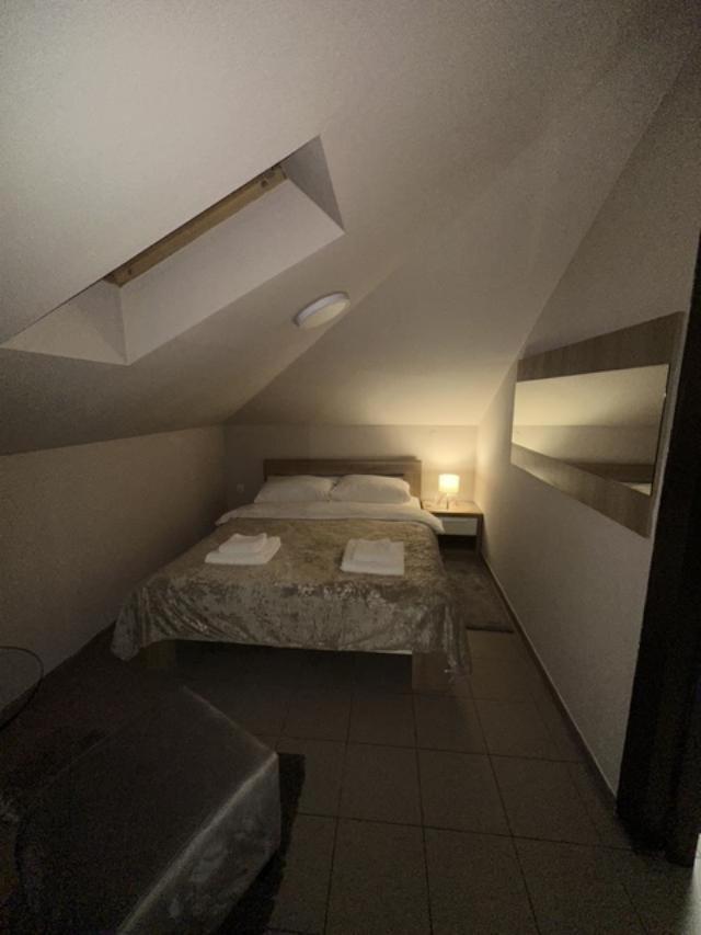 Jp Motel Mali Pariz Bor Bagian luar foto