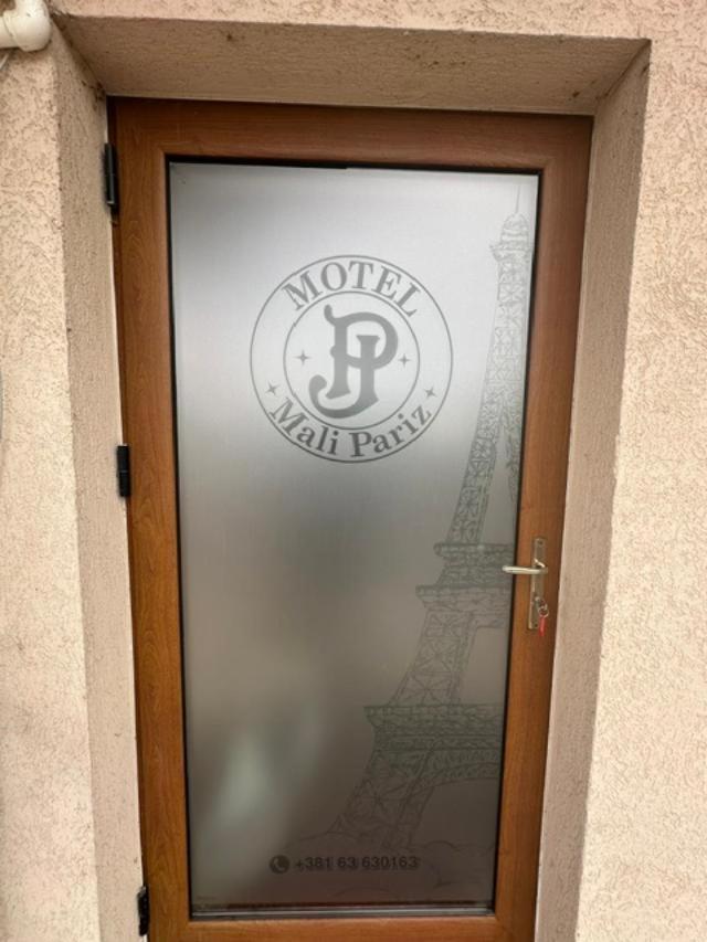 Jp Motel Mali Pariz Bor Bagian luar foto