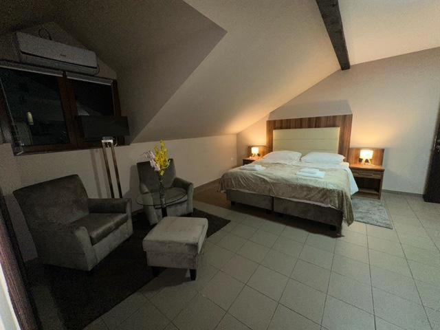 Jp Motel Mali Pariz Bor Bagian luar foto