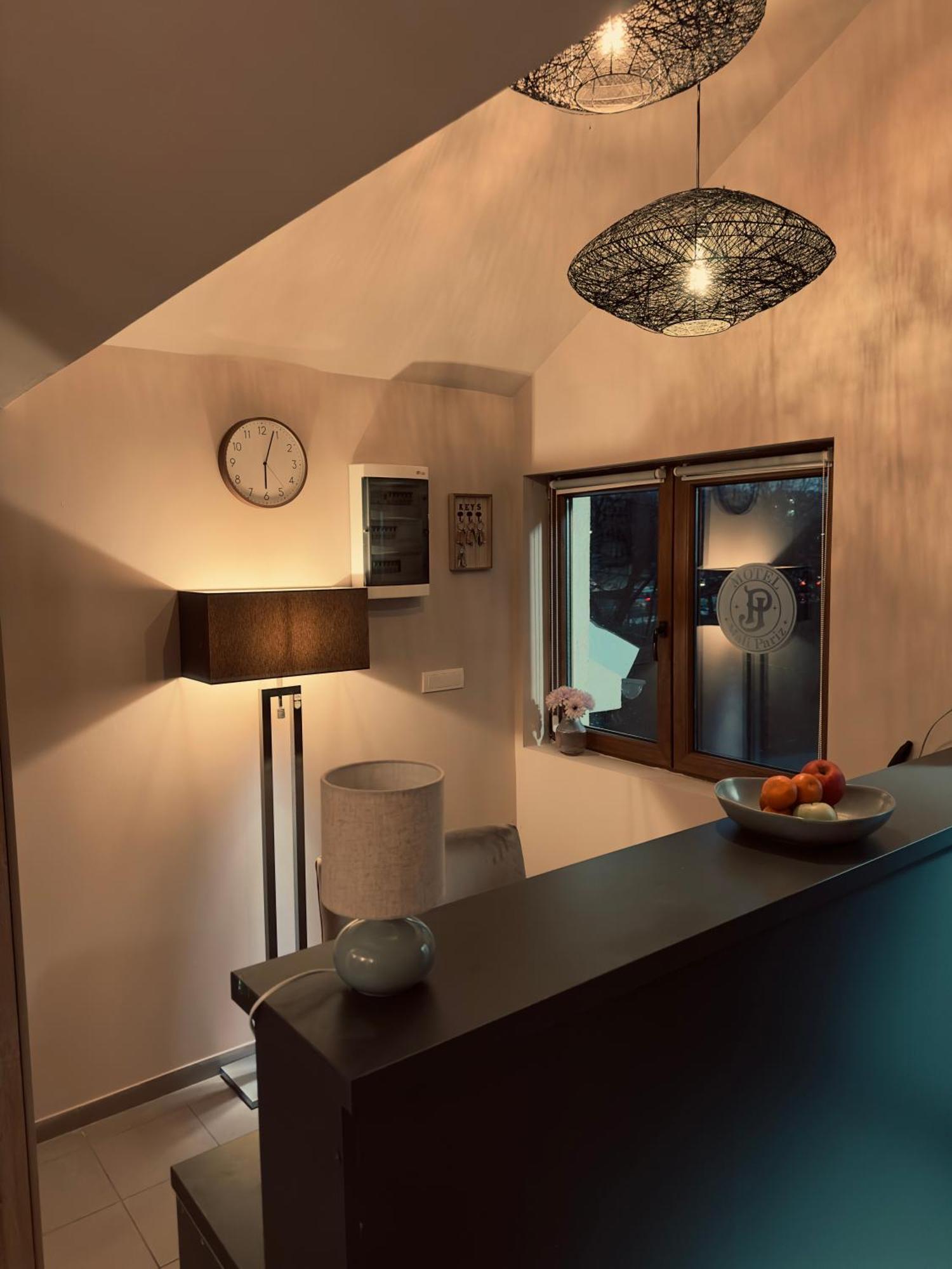 Jp Motel Mali Pariz Bor Bagian luar foto